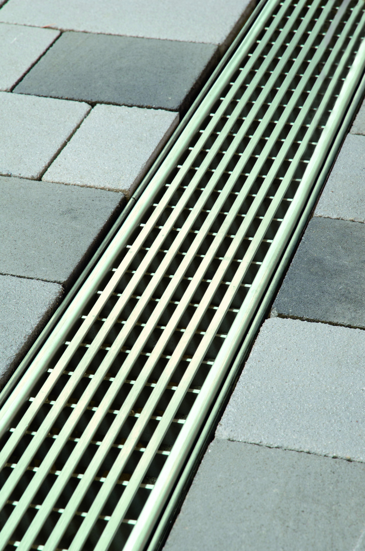 ACO Drainlock podužno rebrasta rešetka